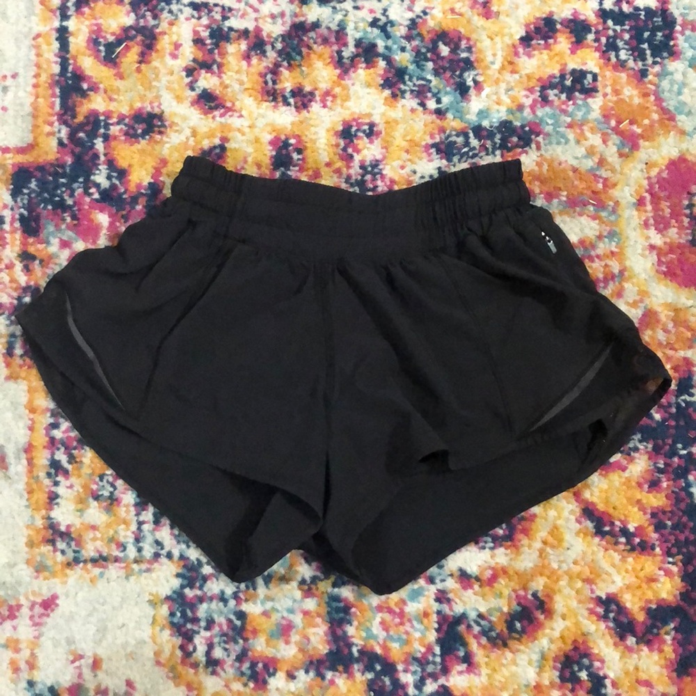 black hotty hot lululemon shorts
